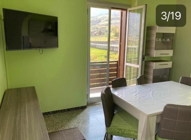 Arcobaleno Benaz 2 Apartment Aosta Luaran gambar